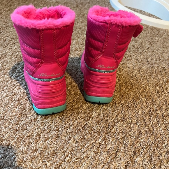 Pink Skechers Kids 6C Winter Boots - Picture 2 of 5